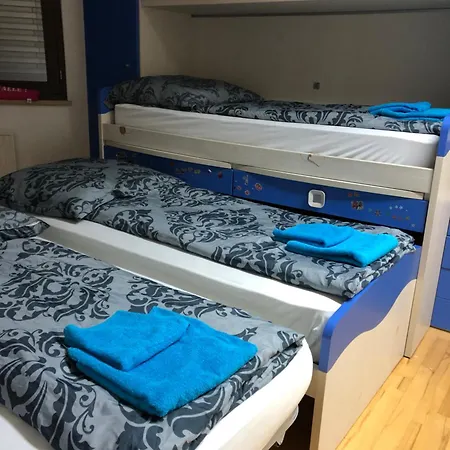Charmante 2-zimmer 1 Wohnzimmer Im Zentrum Von Innsbruck, Wifi Appartement *