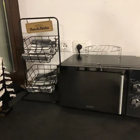 Charmante 2-zimmer 1 Wohnzimmer Im Zentrum Von Innsbruck, Wifi * אינסברוק