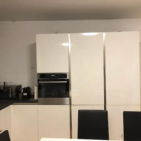 Charmante 2-zimmer 1 Wohnzimmer Im Zentrum Von Innsbruck, Wifi דירה