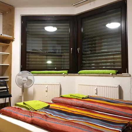 Charmante 2-zimmer 1 Wohnzimmer Im Zentrum Von Innsbruck, Wifi דירה