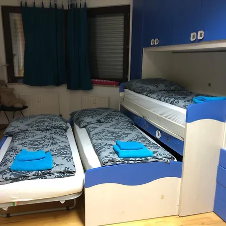 Charmante 2-zimmer 1 Wohnzimmer Im Zentrum Von Innsbruck, Wifi דירה אינסברוק